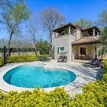 In Banki With Private Pool Near Marea Rajki